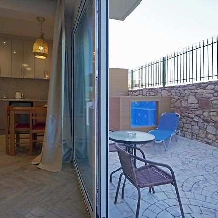 Semiramis Suites With Pool Calamata Exterior foto