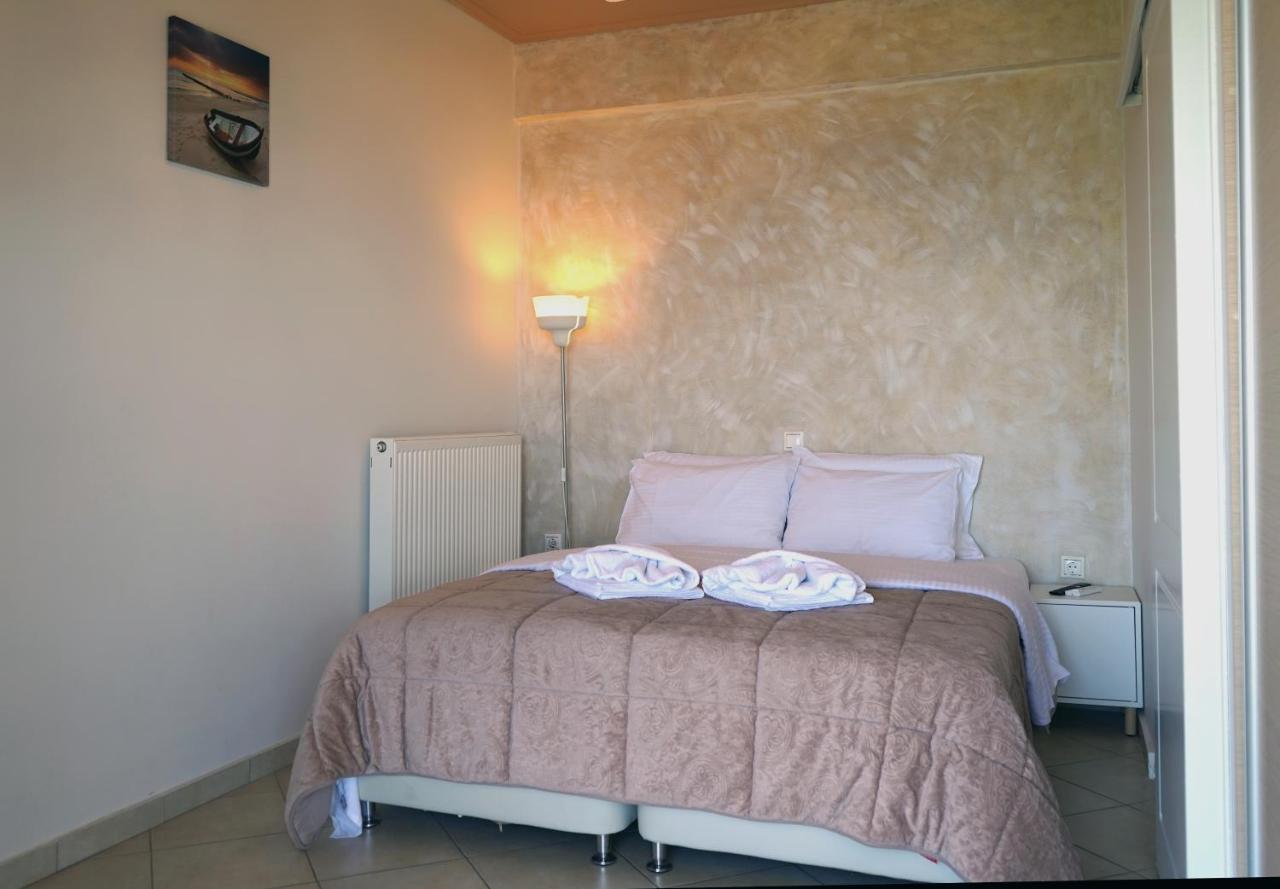 Semiramis Suites With Pool Calamata Exterior foto