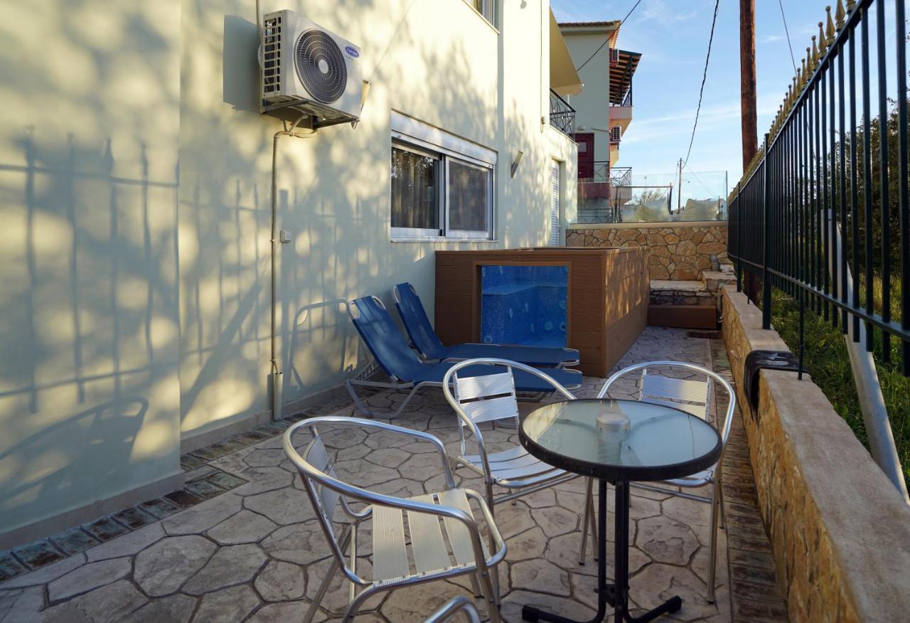 Semiramis Suites With Pool Calamata Exterior foto