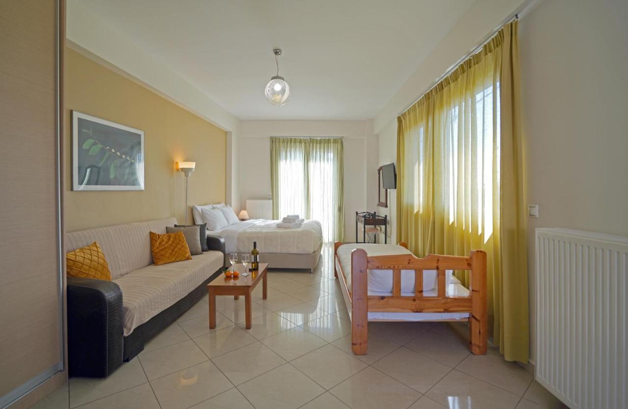 Semiramis Suites With Pool Calamata Exterior foto