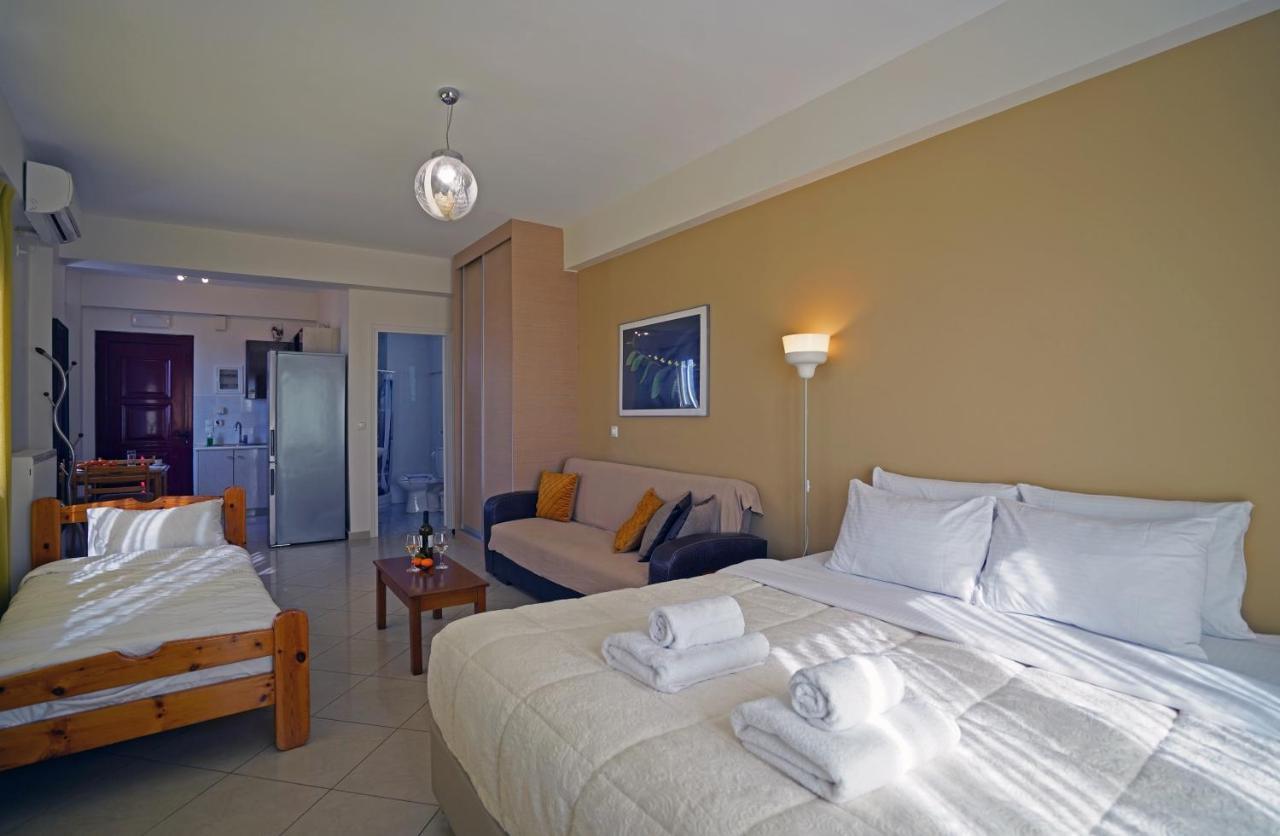 Semiramis Suites With Pool Calamata Exterior foto
