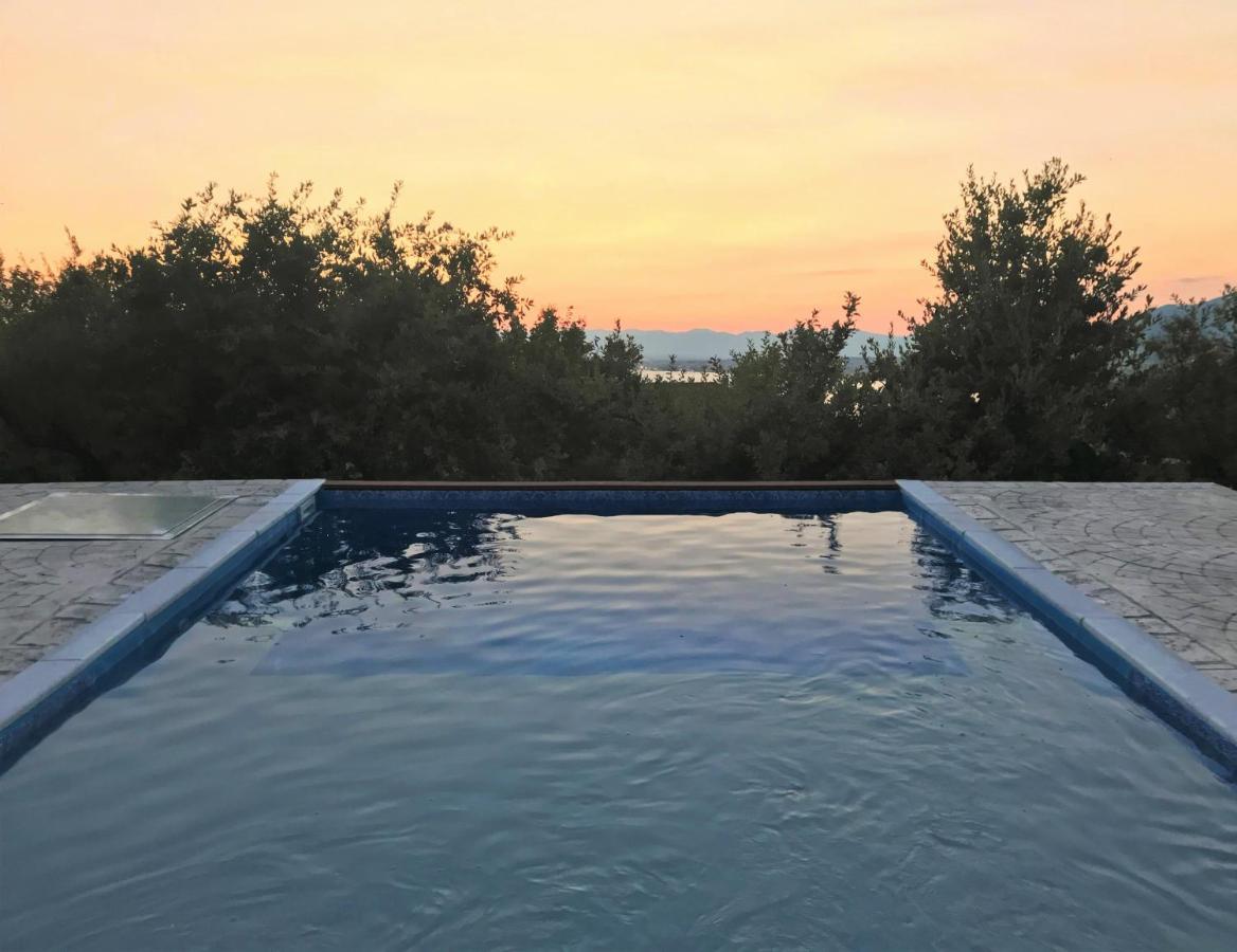 Semiramis Suites With Pool Calamata Exterior foto